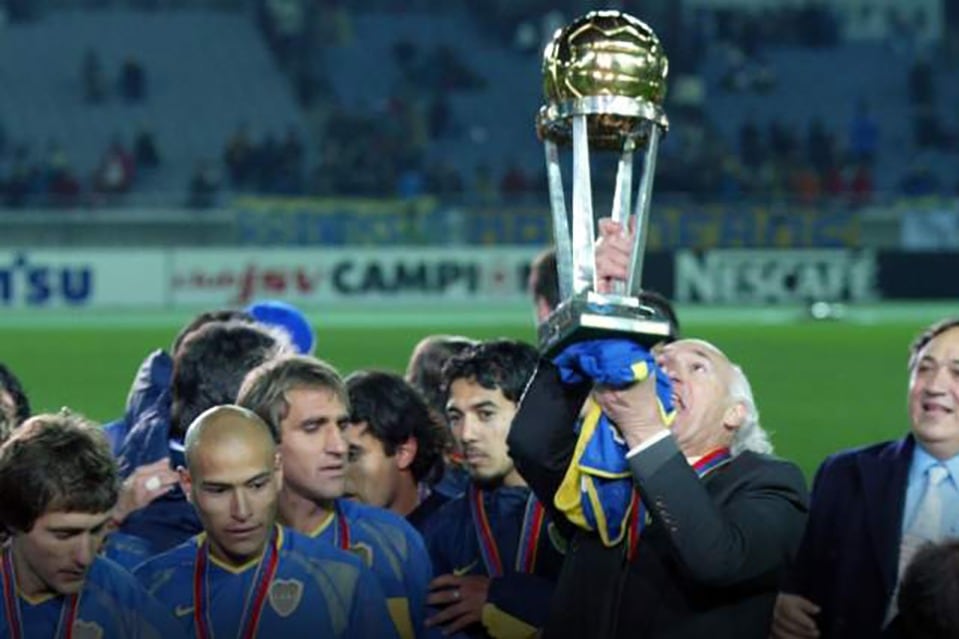 Bianchi levanta la Copa Intercontinental 2003.