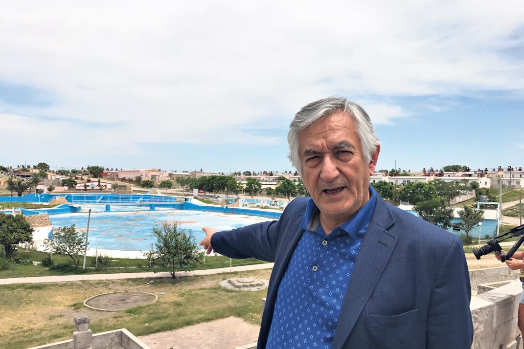El gobernador de San Luis, Alberto Rodríguez Saá, fue a conocer el barrio de la Tupac.