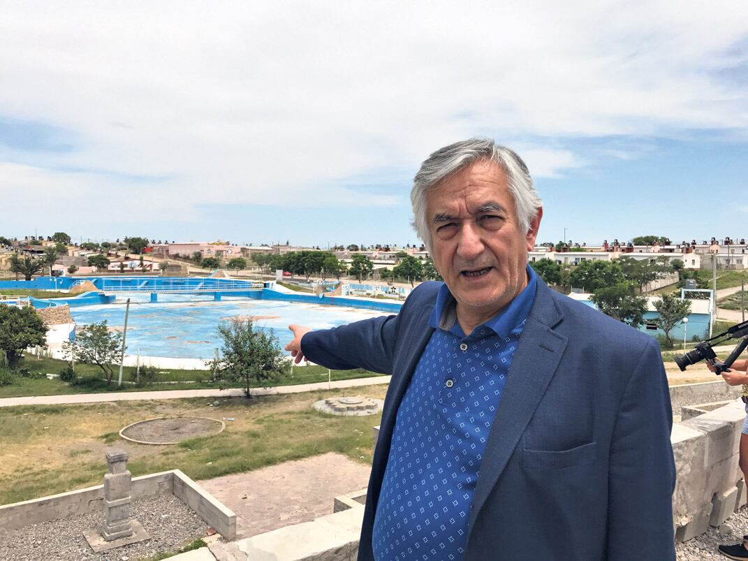 El gobernador de San Luis, Alberto Rodríguez Saá, fue a conocer el barrio de la Tupac.