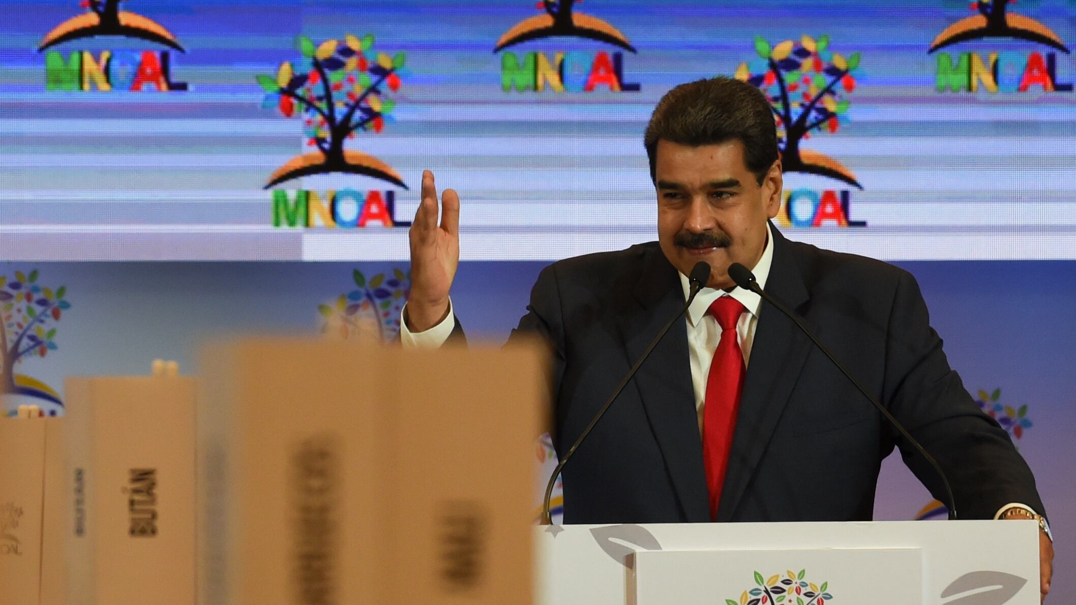 Maduro habla durante la reunión preparatoria de ministros antes de la cumbre de los no alineados.