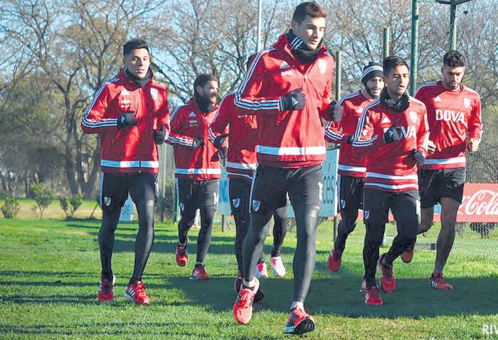El plantel de River, ayer en el River Camp de Ezeiza.