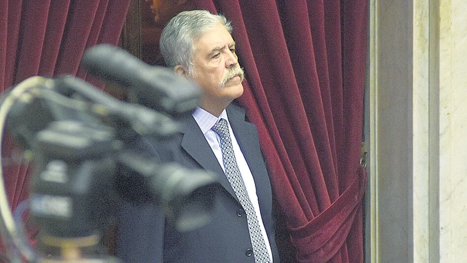 El ex ministro y actual diputado Julio De Vido se convirtió en el blanco del oficialismo.