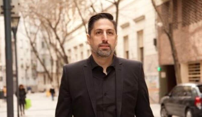 Nicolás Trotta criticó la gestión macrista frente a la crisis.