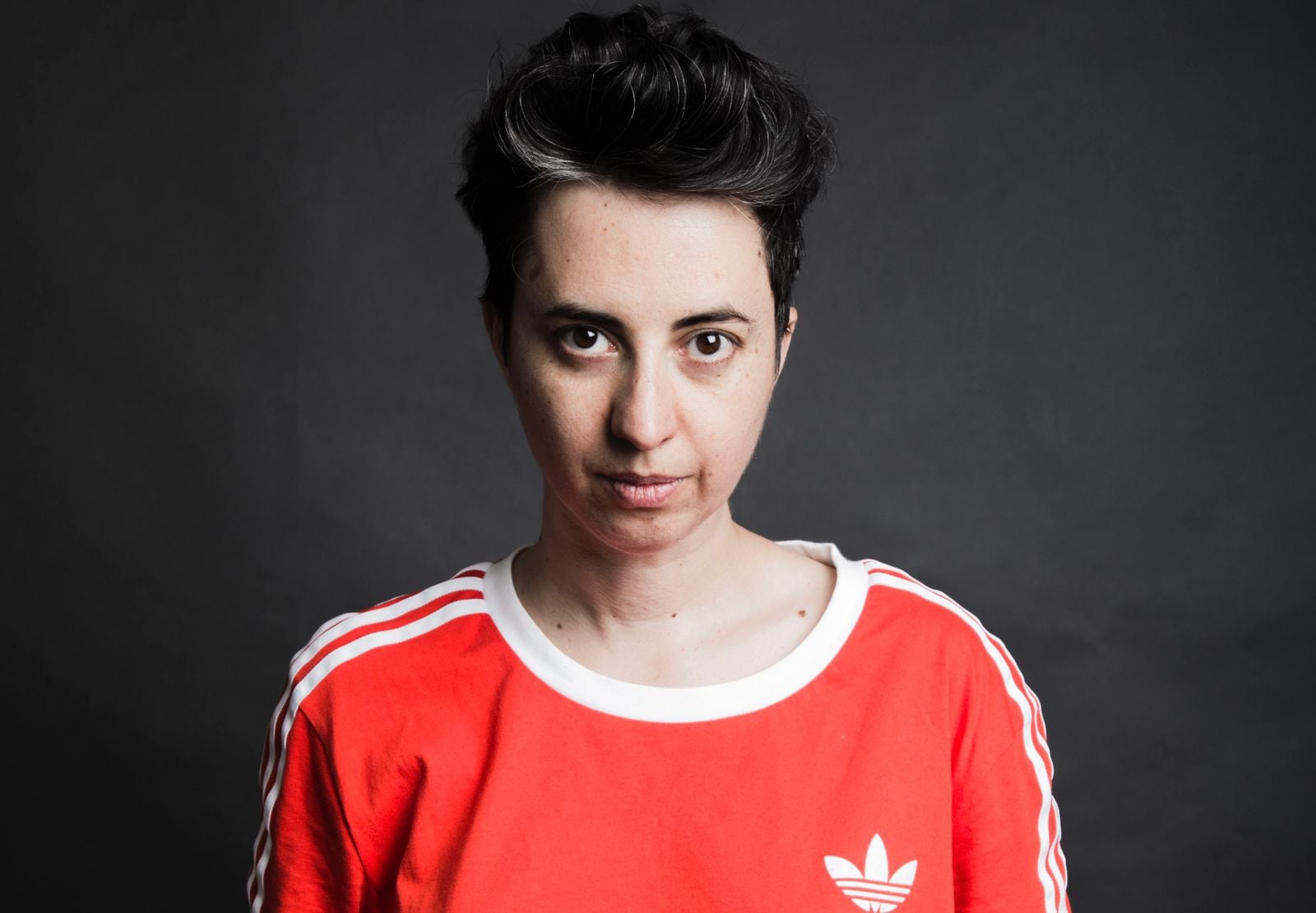 Giaganti nació en 1976, en una clínica del conurbano que ya no existe. Parte de esa búsqueda del origen se rastrea en sus relatos.