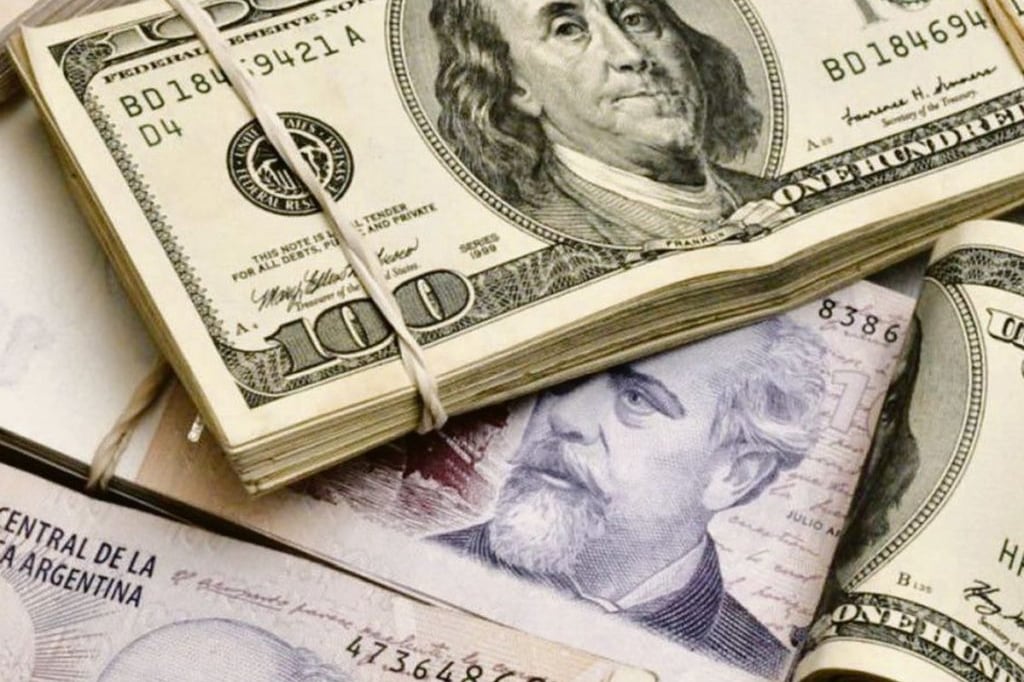 La dolarización implicaría una fortísima devaluación inicial que pulverizaría los ingresos de trabajadores y jubilados.