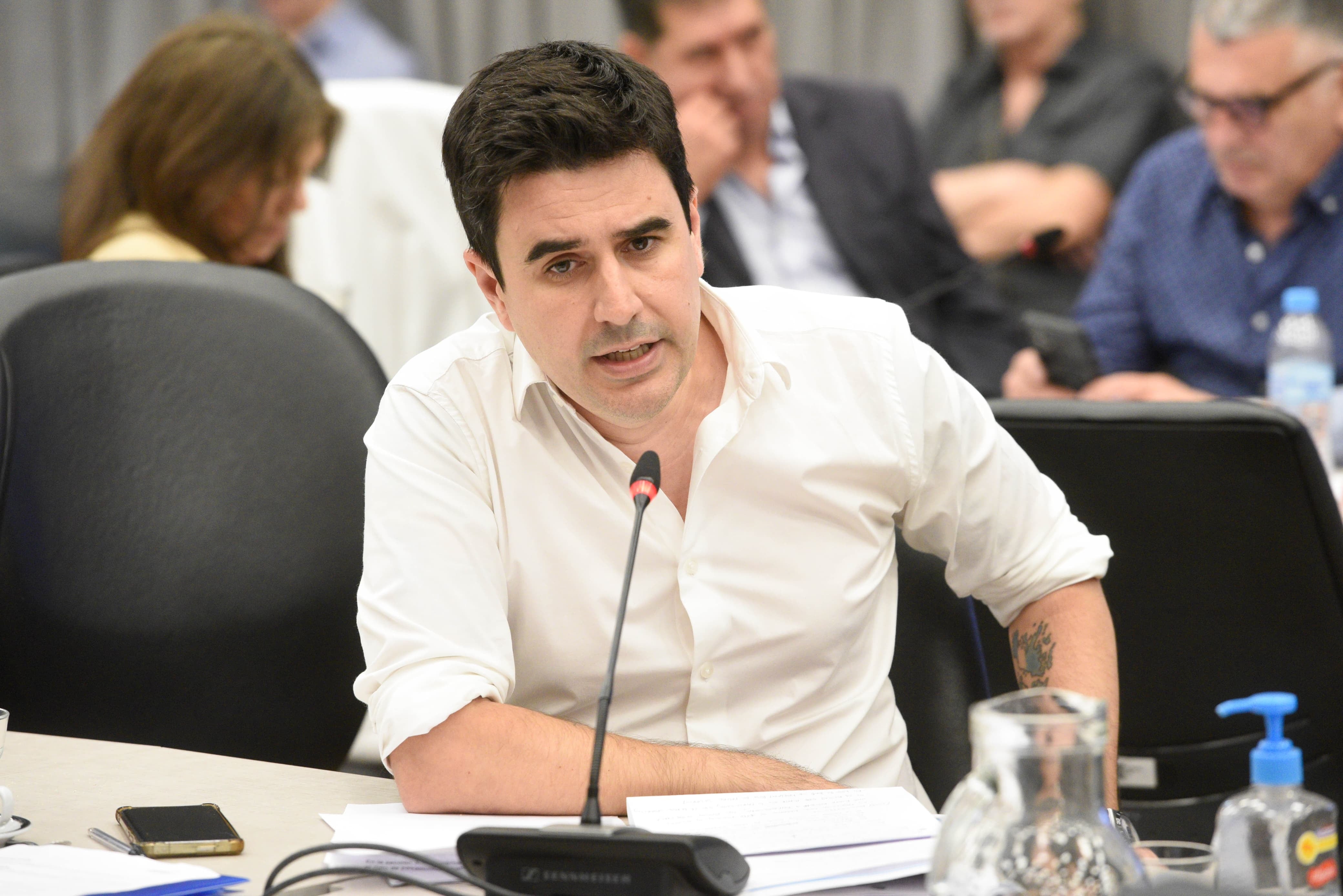 Toniolli: "Planteamos sentar las bases de una convergencia política y social". 