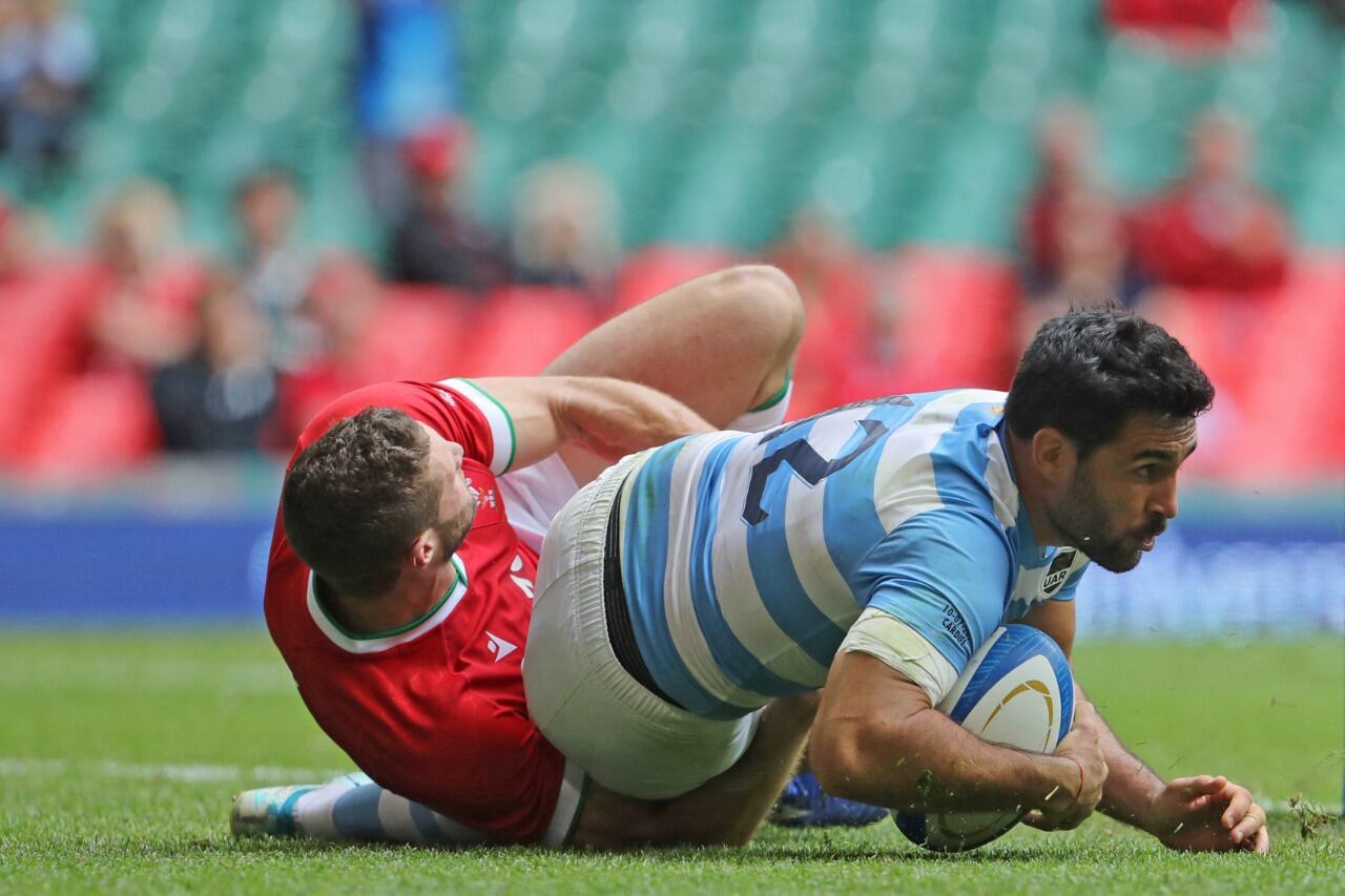 Jerónimo De La Fuente convierte un try ante los galeses