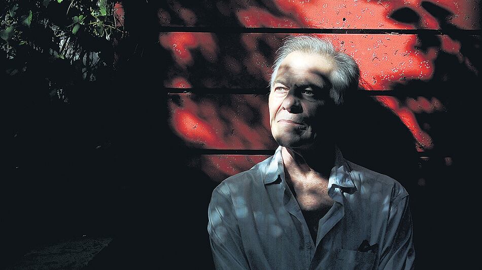 Miguel Angel Solá señala que quería “jugar un poco” como actor.