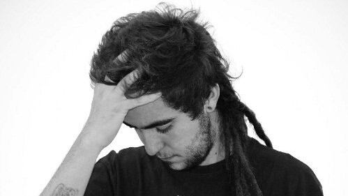 El rapper sevillano Beret estrenará su disco "Cóseme" hoy a las 19 en Palermo Club.