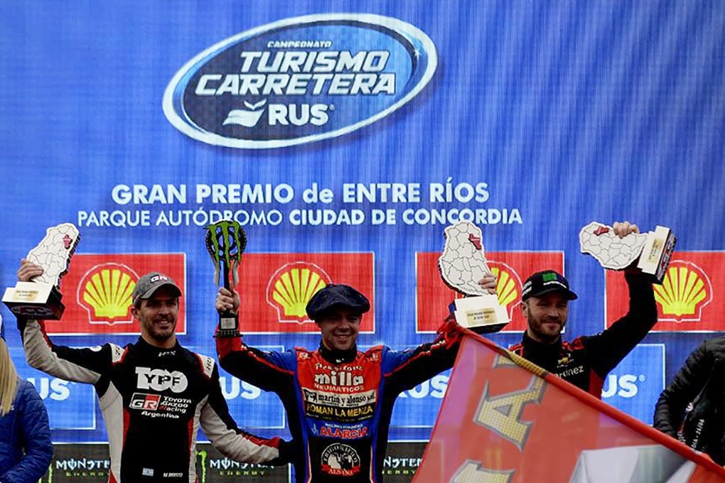 Todino, en el centro del podio de la carrera disputada en Concordia