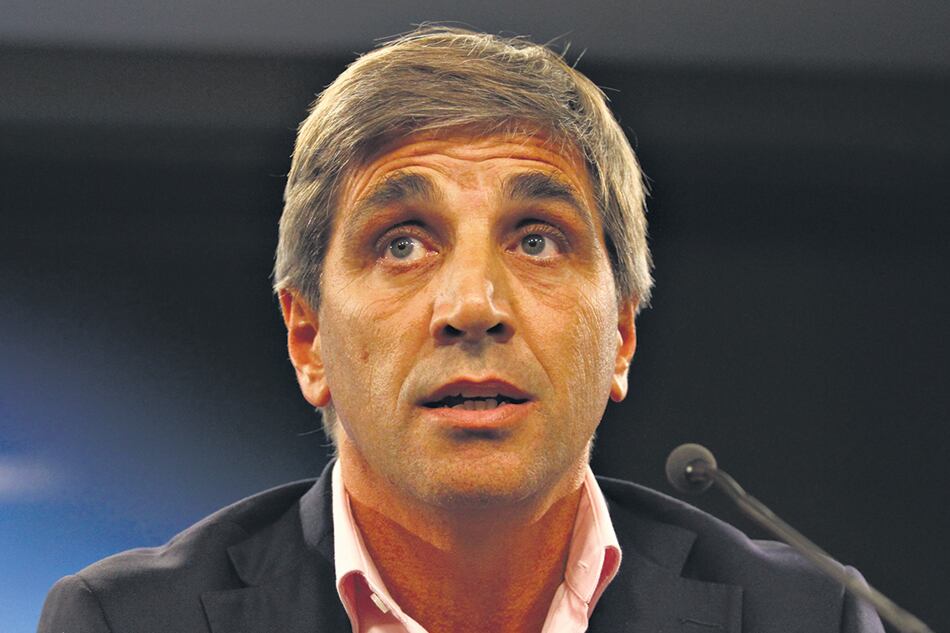 El ministro de Finanzas, Luis Caputo, es el arquitecto del endeudamiento más veloz del mundo.