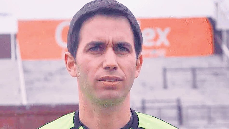@A ocho meses de haber sido liberado, el árbitro Martín Bustos, uno de los principales imputados en la causa que investiga los abusos en las inferiores de Independiente, volvió a ser detenido. Esta vez, acusado de hacerse pasar por masajista e intentar co