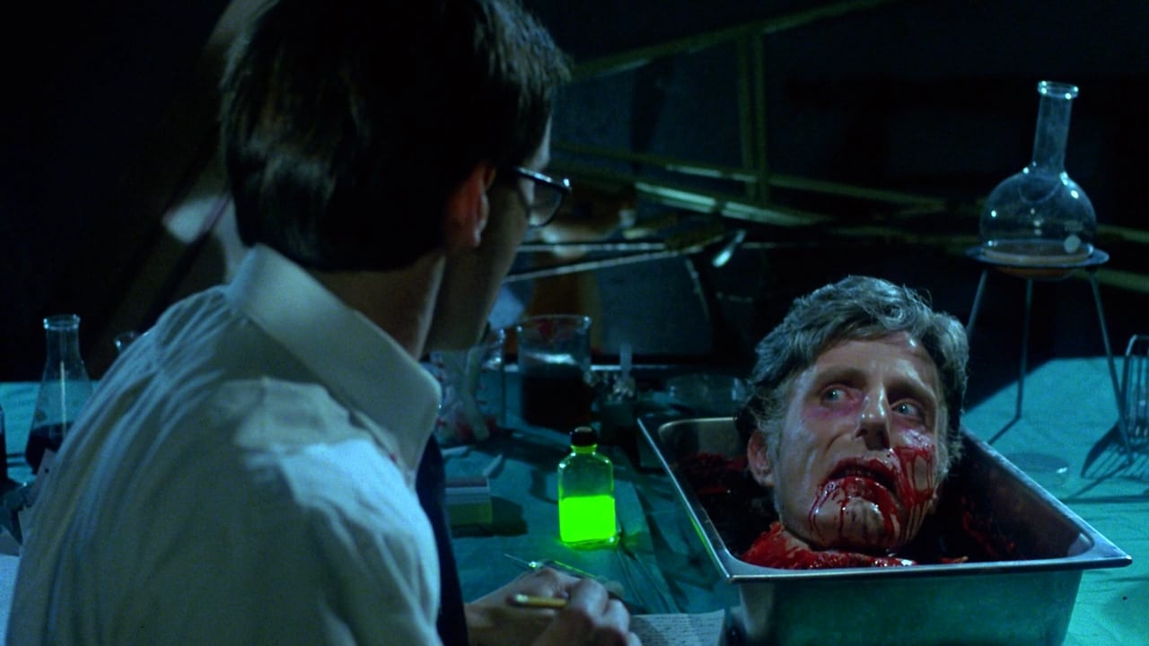 Una escena de "Re-Animator" (1985), la película más famosa de Stuart Gordon.