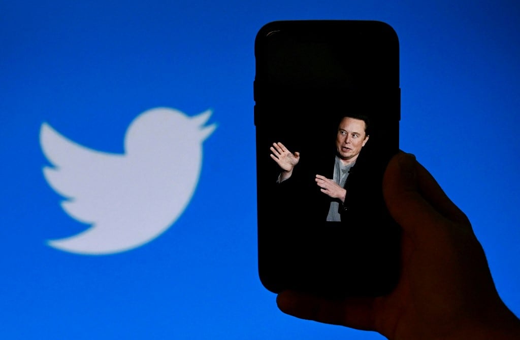 "Sorprendentemente, Twitter ha insistido en continuar con este litigio, poniendo imprudentemente en peligro el acuerdo y jugando con los intereses de sus accionistas", señalan los abogados de Musk. (Foto: AFP).