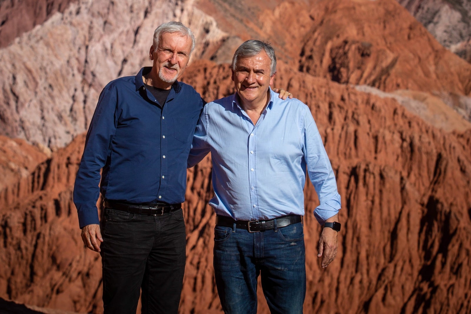 Gerardo Morales con James Cameron, antes de sentirse "emboscado".