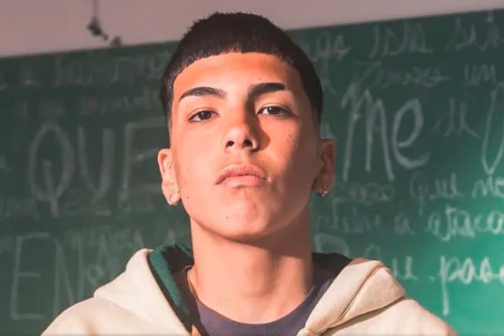 Milo J se le plantó a Milei y cuida a sus fans.