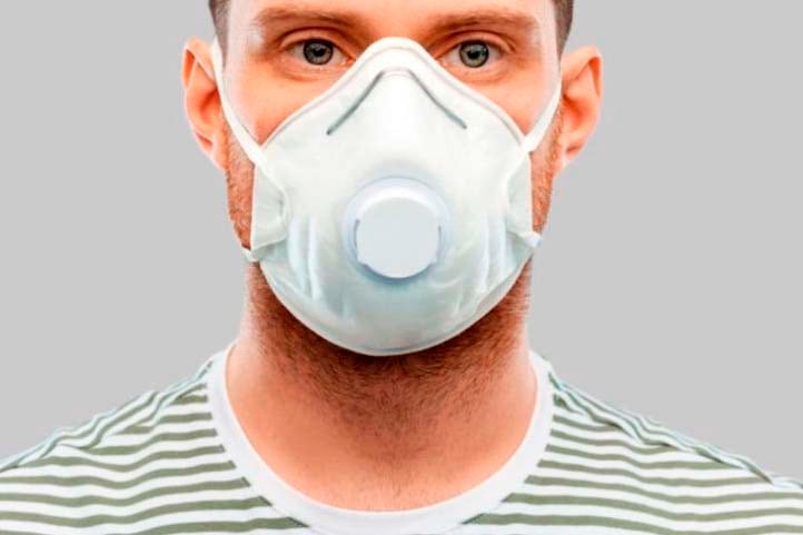 En la nueva guía de sugerencias se advierte que el usuario de ese tipo de mascarilla podría exhalar aire no filtrado de manera eficaz.