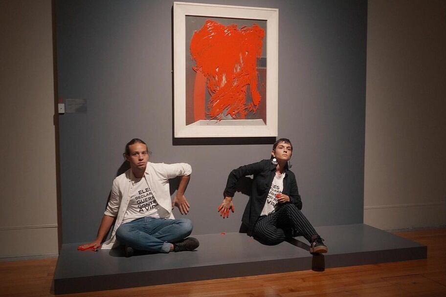 Los jóvenes terminaron arrestados luego de la intervención. Imagen: Instagram climaximopt.