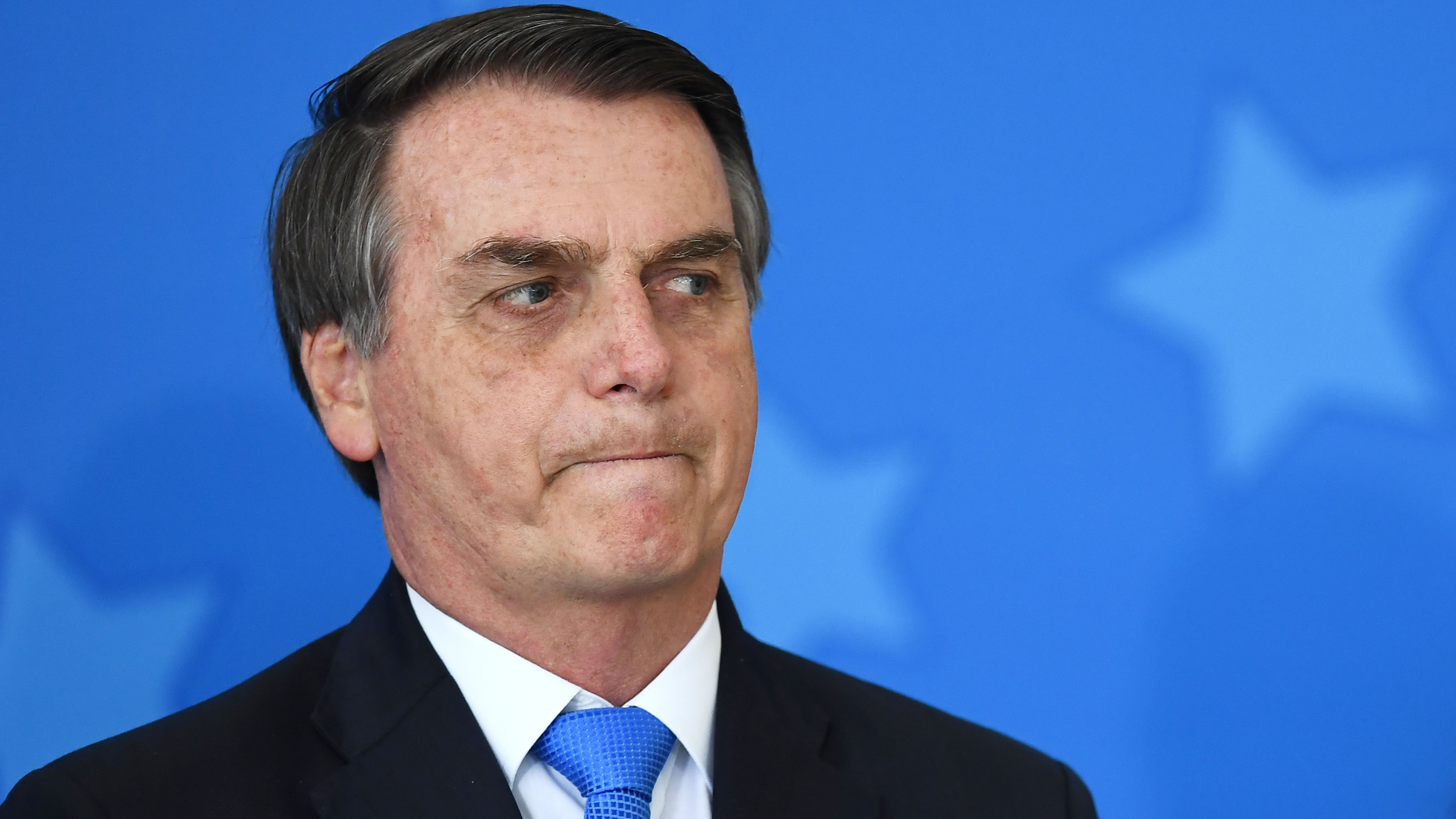Bolsonaro se muerde los labios pero no se queda callado.