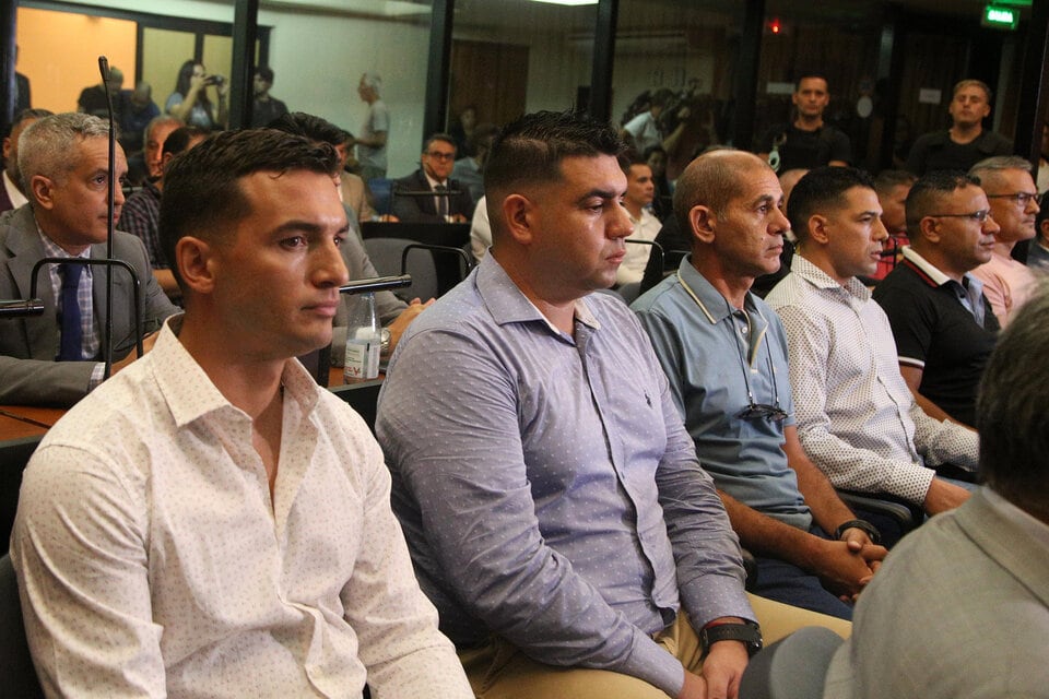 Policías condenados por el crimen "motivado por odio racial" de Lucas González, de 17 años.