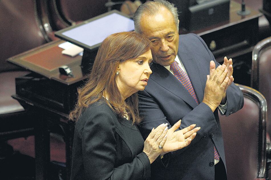 La ex presidenta Cristina Fernández asumió como senadora el 10 de diciembre.