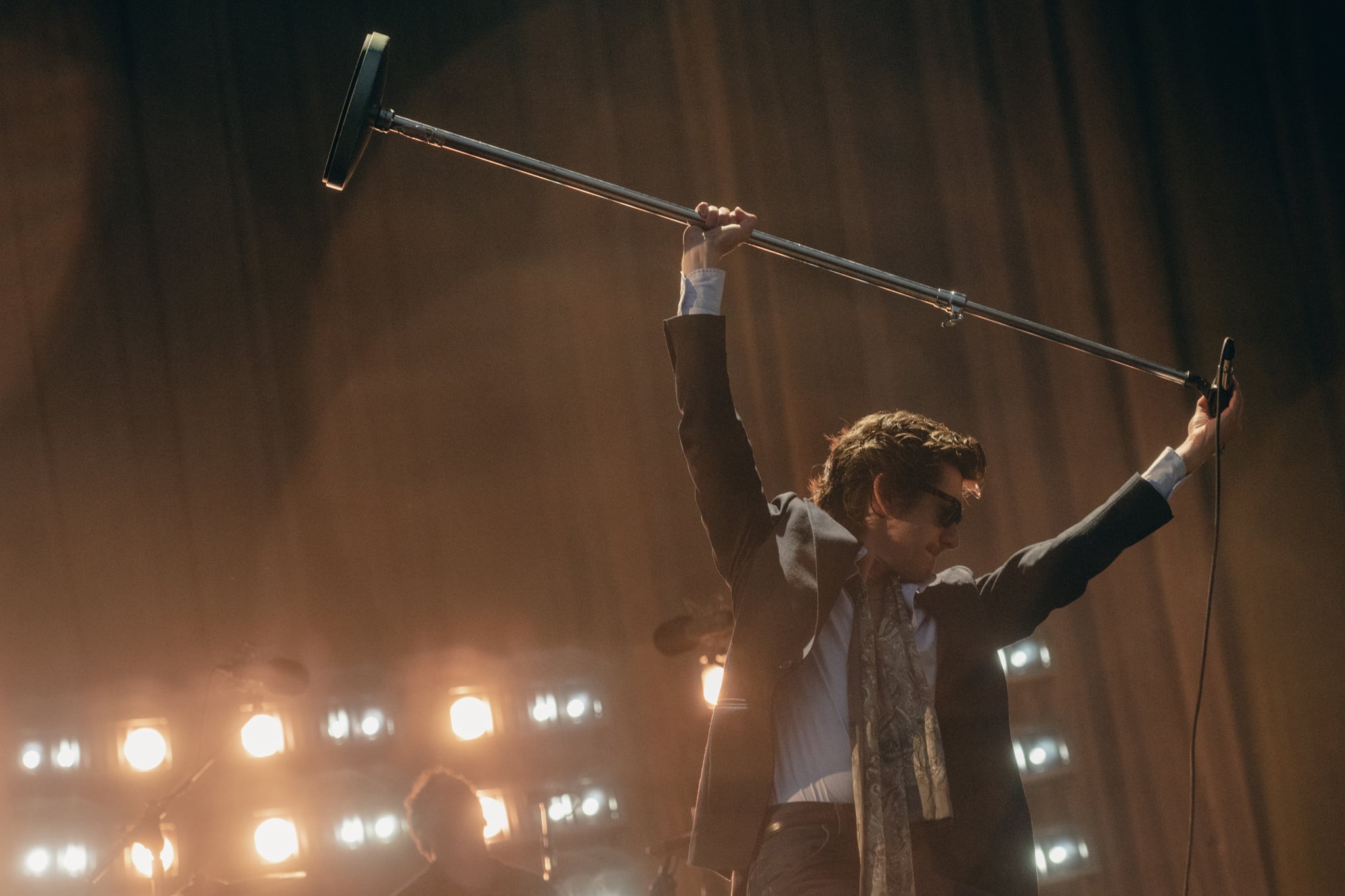 Alex Turner debió repartir su atención entre la performance y calmar a un público enfervorizado.