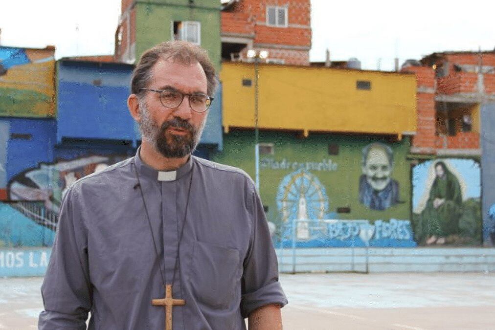 Gustavo Carrara, estuvo 17 años al frente de parroquias en las villas y barrios populares.