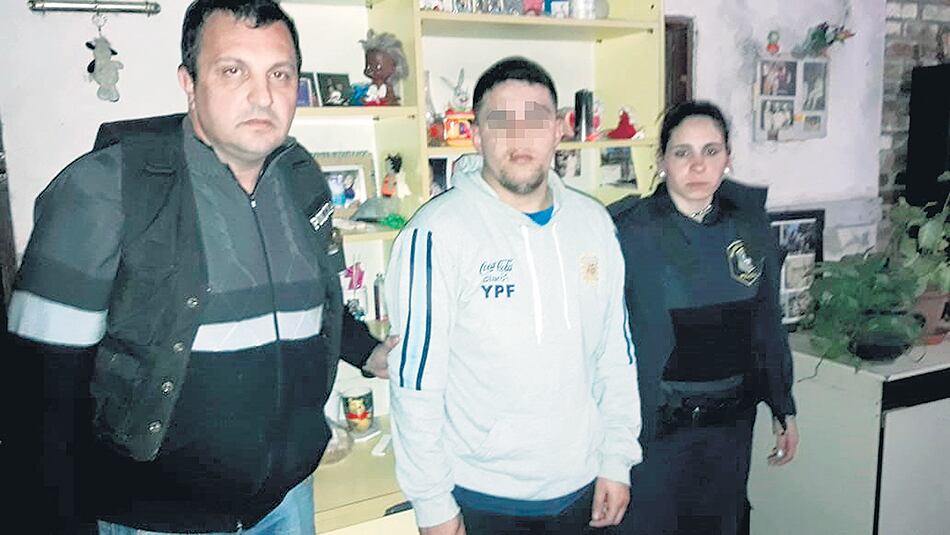 Gabriel Guevara, pareja de Coronel y padre de la niña abandonada en una plaza, fue detenido el sábado.
