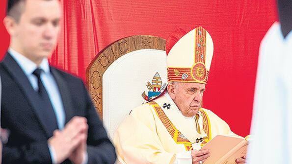 El Papa oficia una misa en la Plaza Macedonia de Skopie, capital de Macedonia del norte.