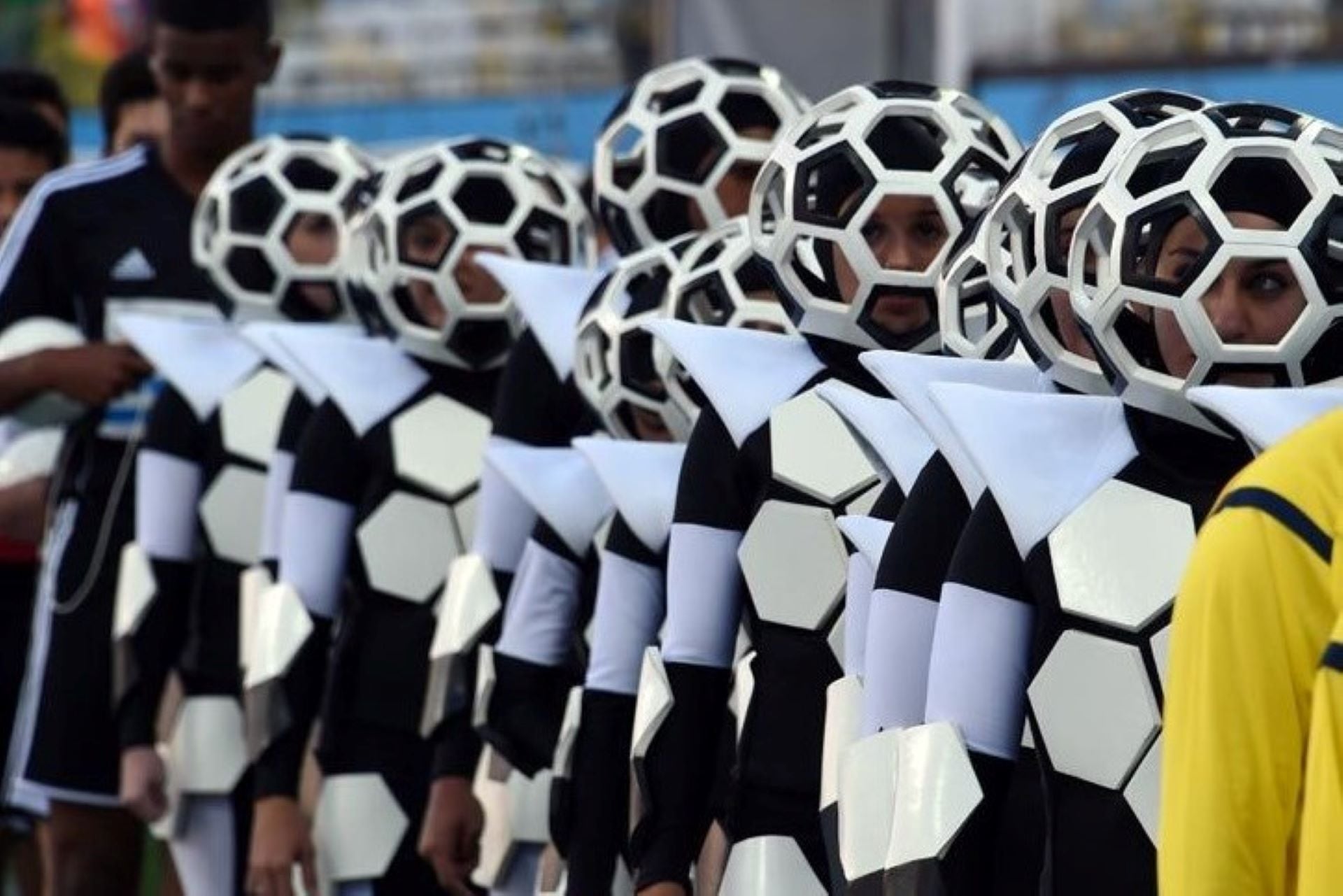 Apertura del Mundial de Brasil 2014, en el estadio Corinthians Arena, en San Pablo. Colorido y al ritmo de samba.