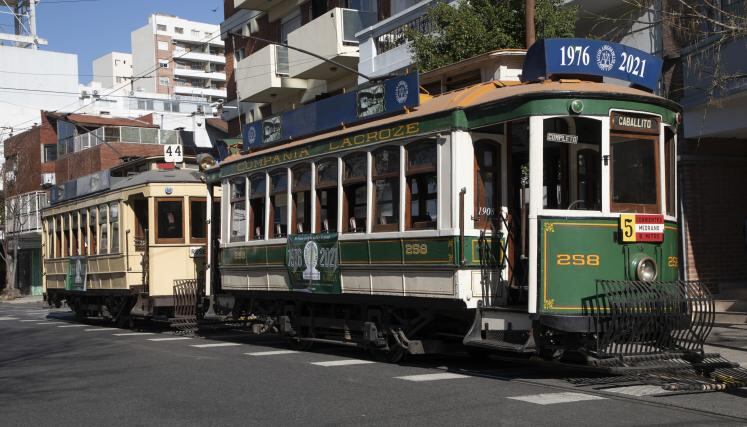 El histórico tranvía de Caballito, que realiza paseos los fines de semana.
