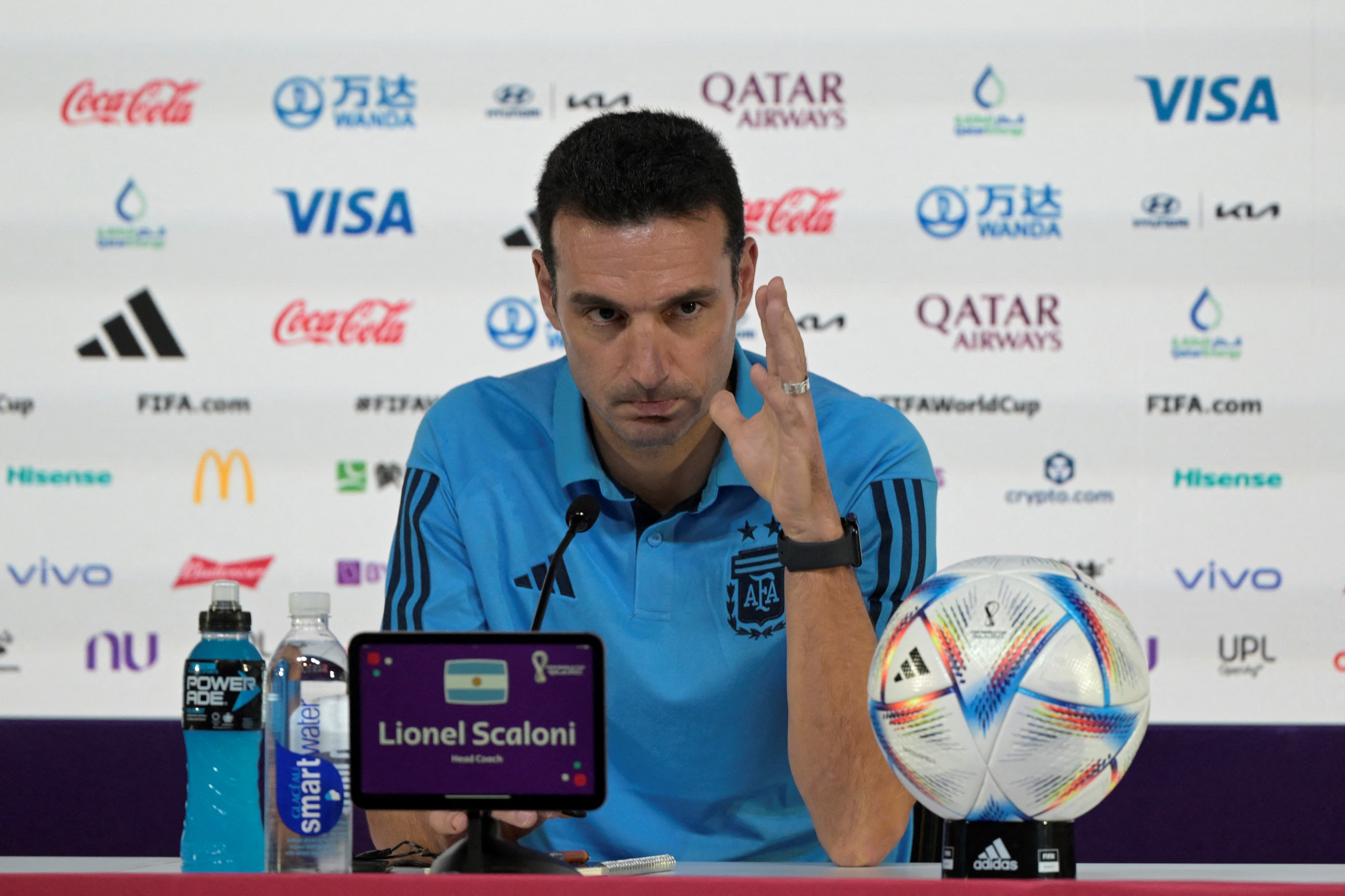 Lionel Scaloni tiene definido el once argentino que enfrentará a Australia. Imagen: AFP.