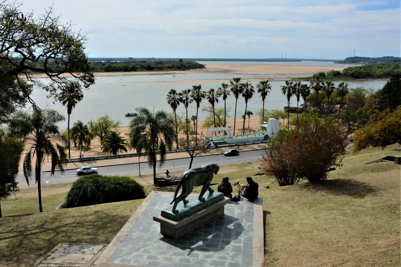 La costa frente al paque Urquiza, en Paraná. Una postal cambiada.