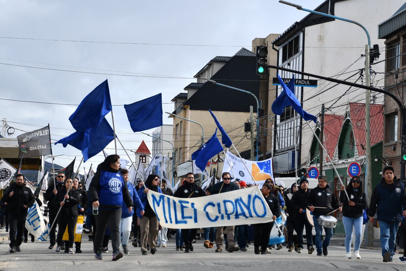 Ushuaia le dijo "fuera" a Milei.