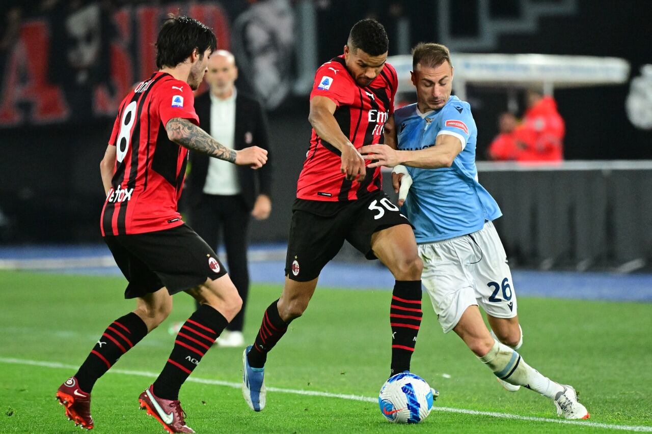 Milan se lo dio vuelta a Lazio y volvió a la cima