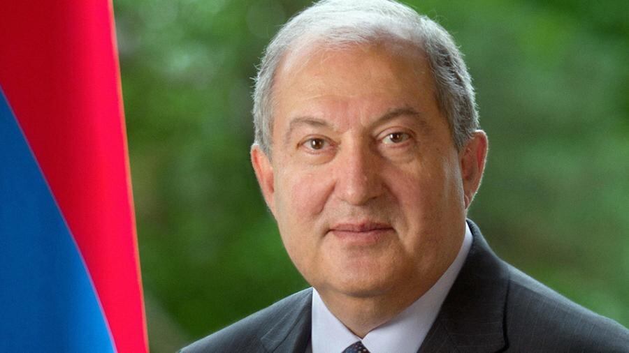 Armen Sarkissian renunció a la presidencia de Armenia