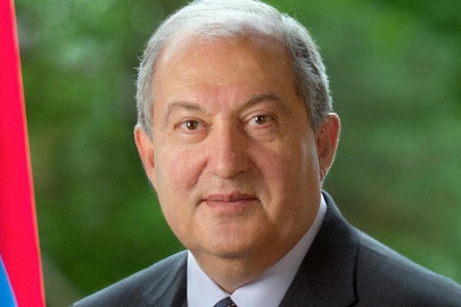Armen Sarkissian renunció a la presidencia de Armenia