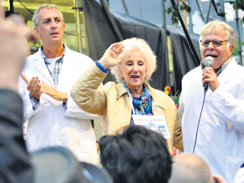 La presidenta de Abuelas, Estela Carlotto, en la Escuela Itinerante.