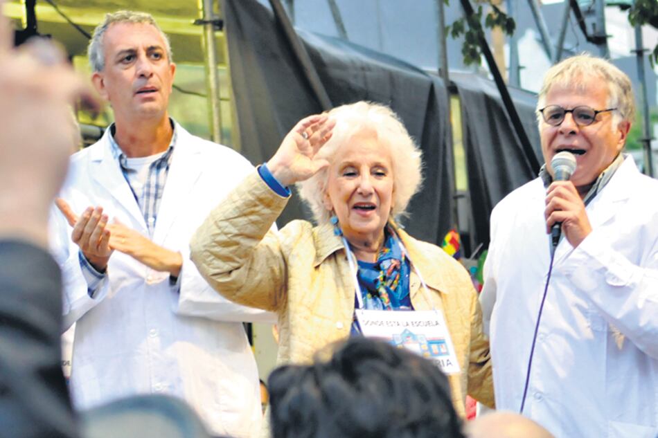 La presidenta de Abuelas, Estela Carlotto, en la Escuela Itinerante.