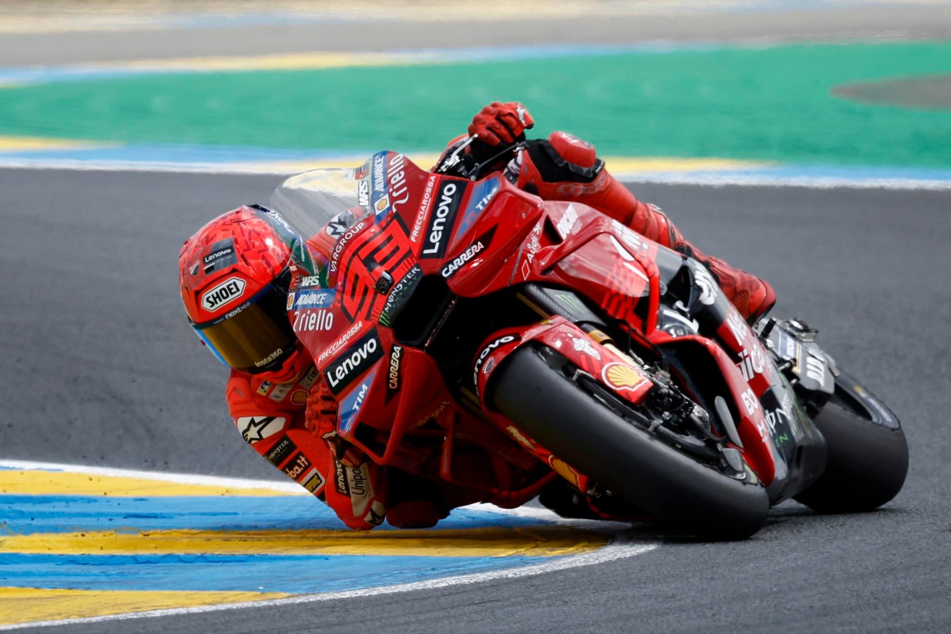 Márquez durante la carrera en Le Mans