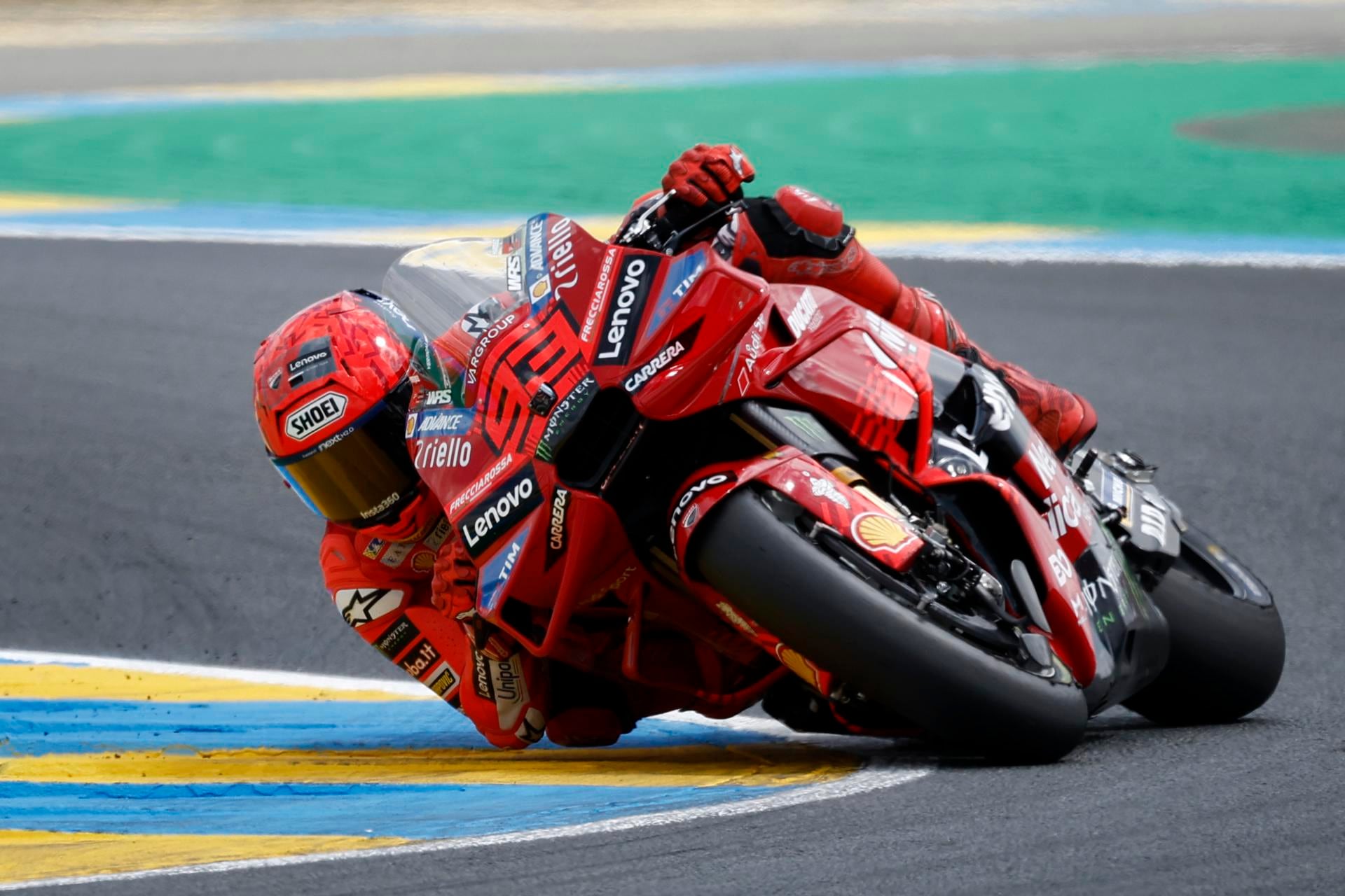 Márquez durante la carrera en Le Mans