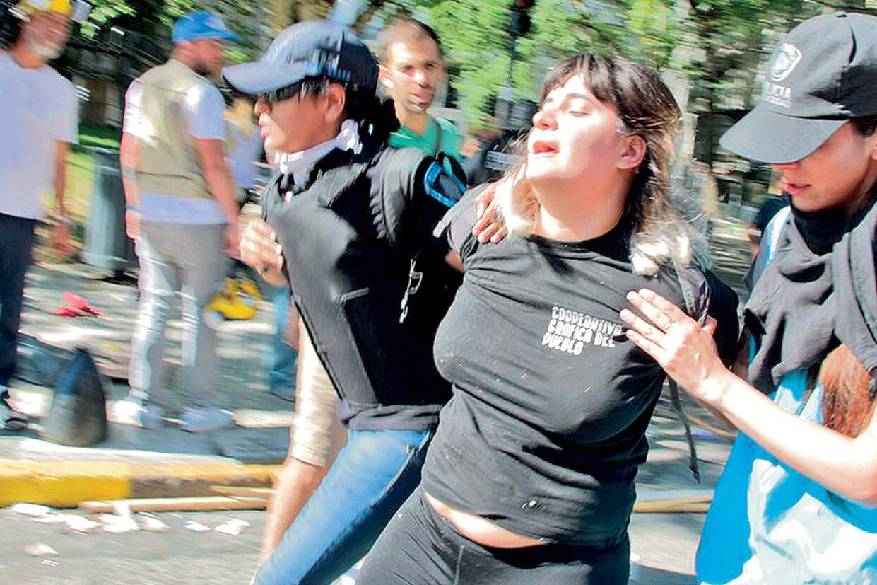 Eva Luna Lillo fue detenida durante la represión a unas cuadras de la plaza del Congreso.