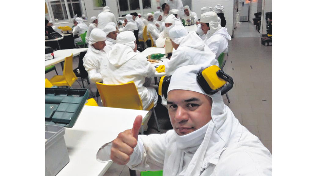 “Ya estamos todos adentro faenando”, anunciaron los trabajadores por las redes sociales.