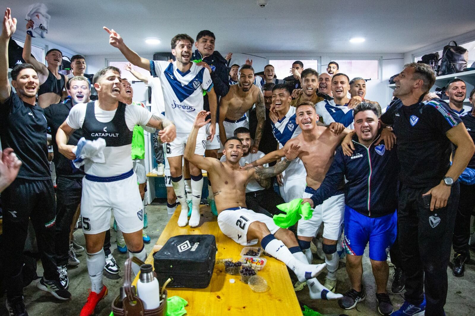El festejo de Vélez en el vestuario