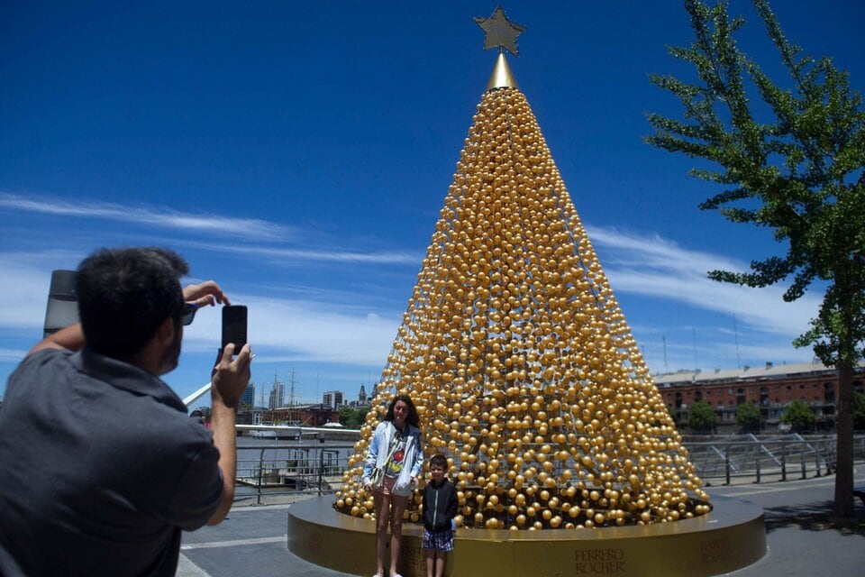 El segundo y último feriado de diciembre es el día de Navidad, que se celebra el lunes 25