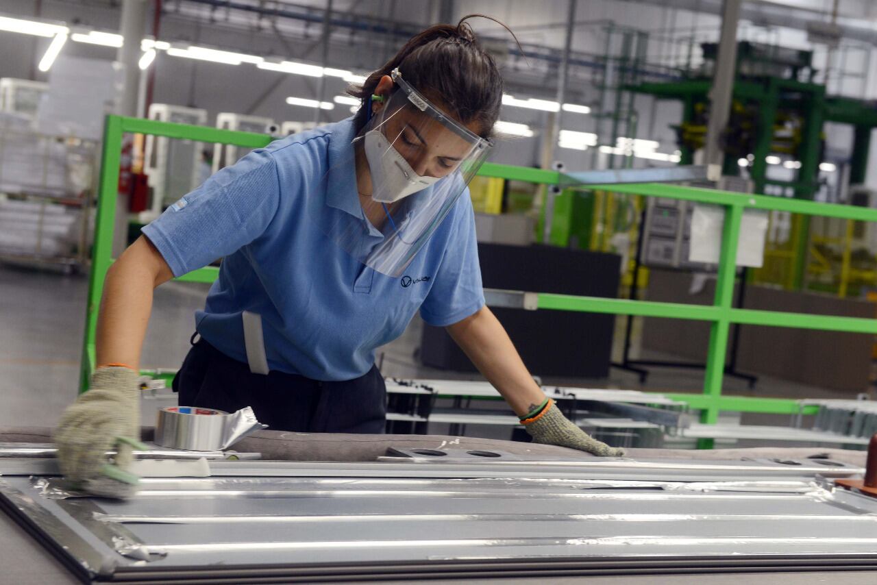 La UIA destacó que la industria se encuentra en niveles prepandemia, aunque con una recuperación heterogénea.