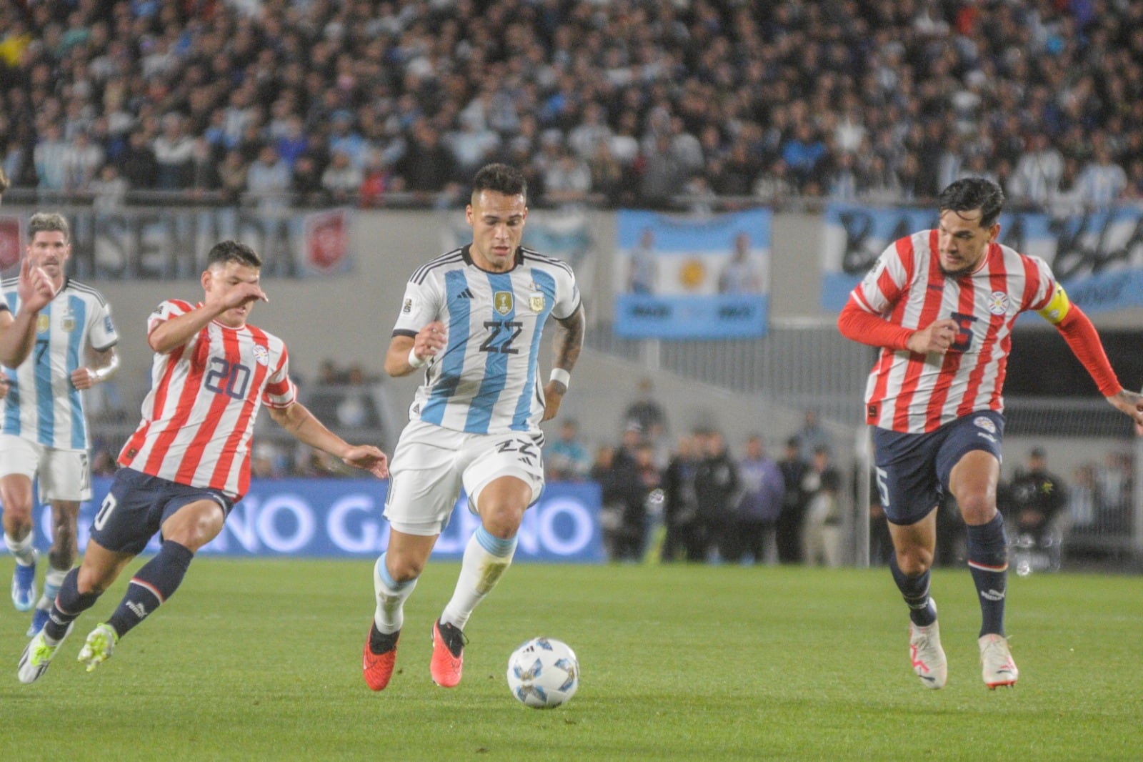 Lautaro Martínez cumplió, aunque sigue con el arco cerrado