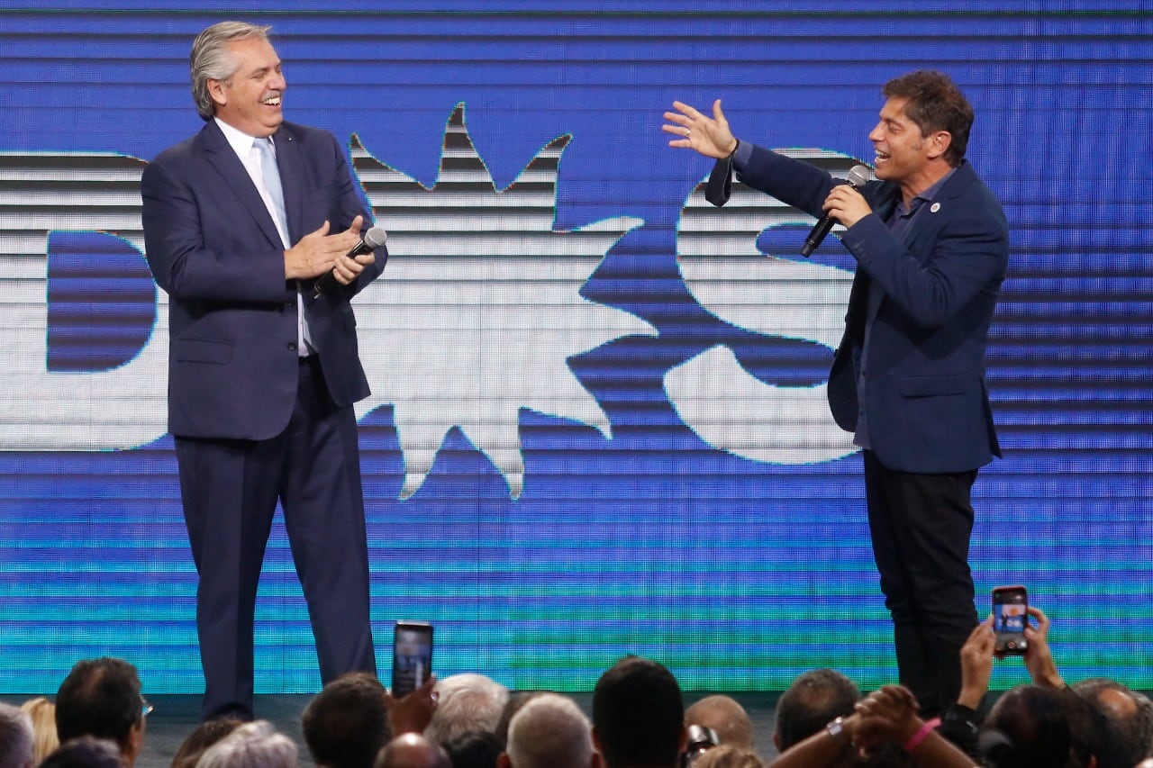 Axel Kicillof logró sumar bancas para quebrar la mayoría de Juntos y quedar empatados con 23 bancas por lado.