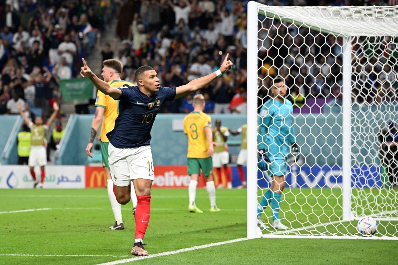 Mbappé estuvo imparable y señaló el ercero en la goleada de Francia