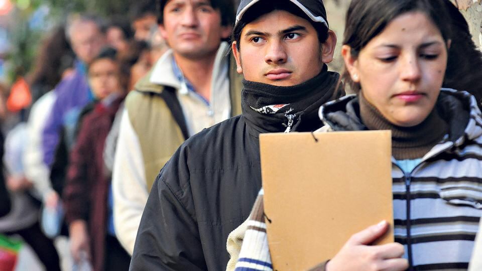 El problema no se termina al conseguir trabajo: 3 de cada 5 jóvenes argentinos tienen empleos informales.
